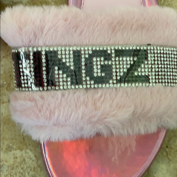 Glitzy Barbie Tingz slides size 41 or 11 US - Picture 4 of 6